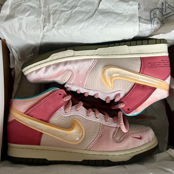 Nike dunk mid Social status strawberry milk - Picture 7 of 10